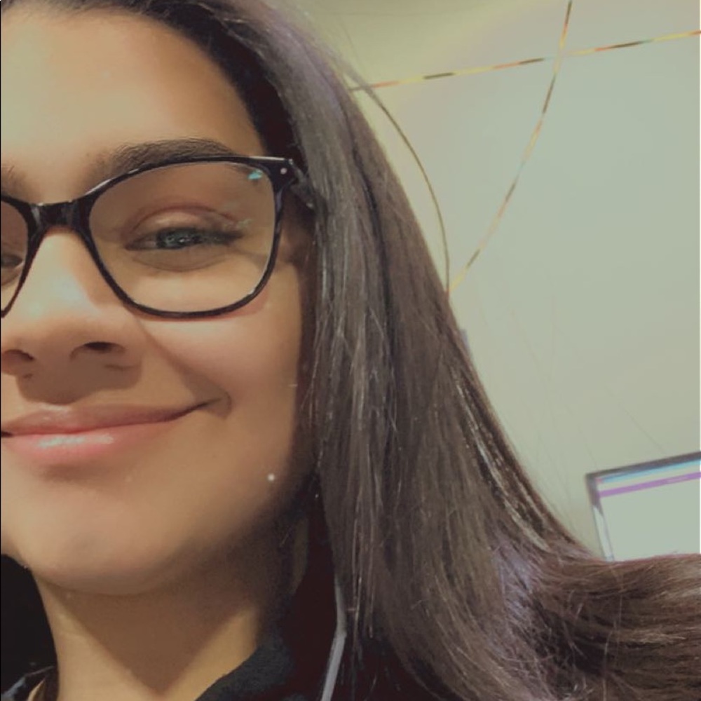 Meet your Posher, Alexandra